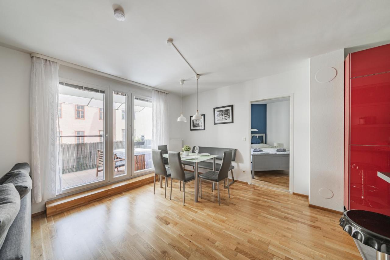 17 C&J'S Apartment Виена Екстериор снимка