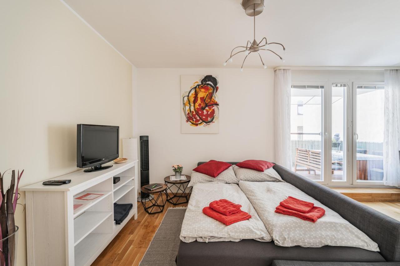 17 C&J'S Apartment Виена Екстериор снимка