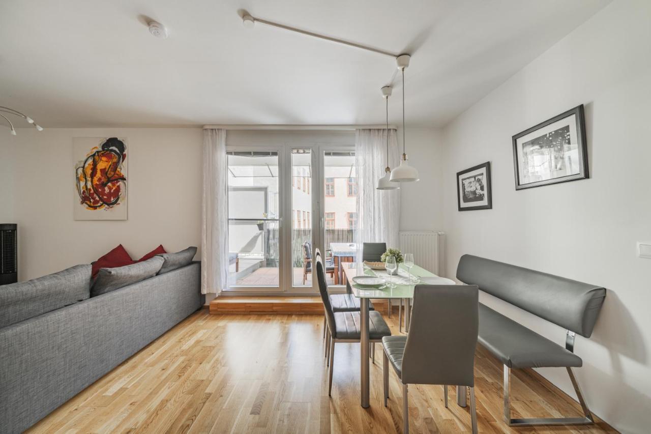 17 C&J'S Apartment Виена Екстериор снимка