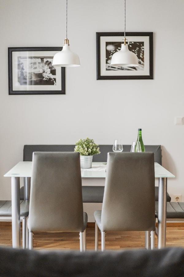 17 C&J'S Apartment Виена Екстериор снимка