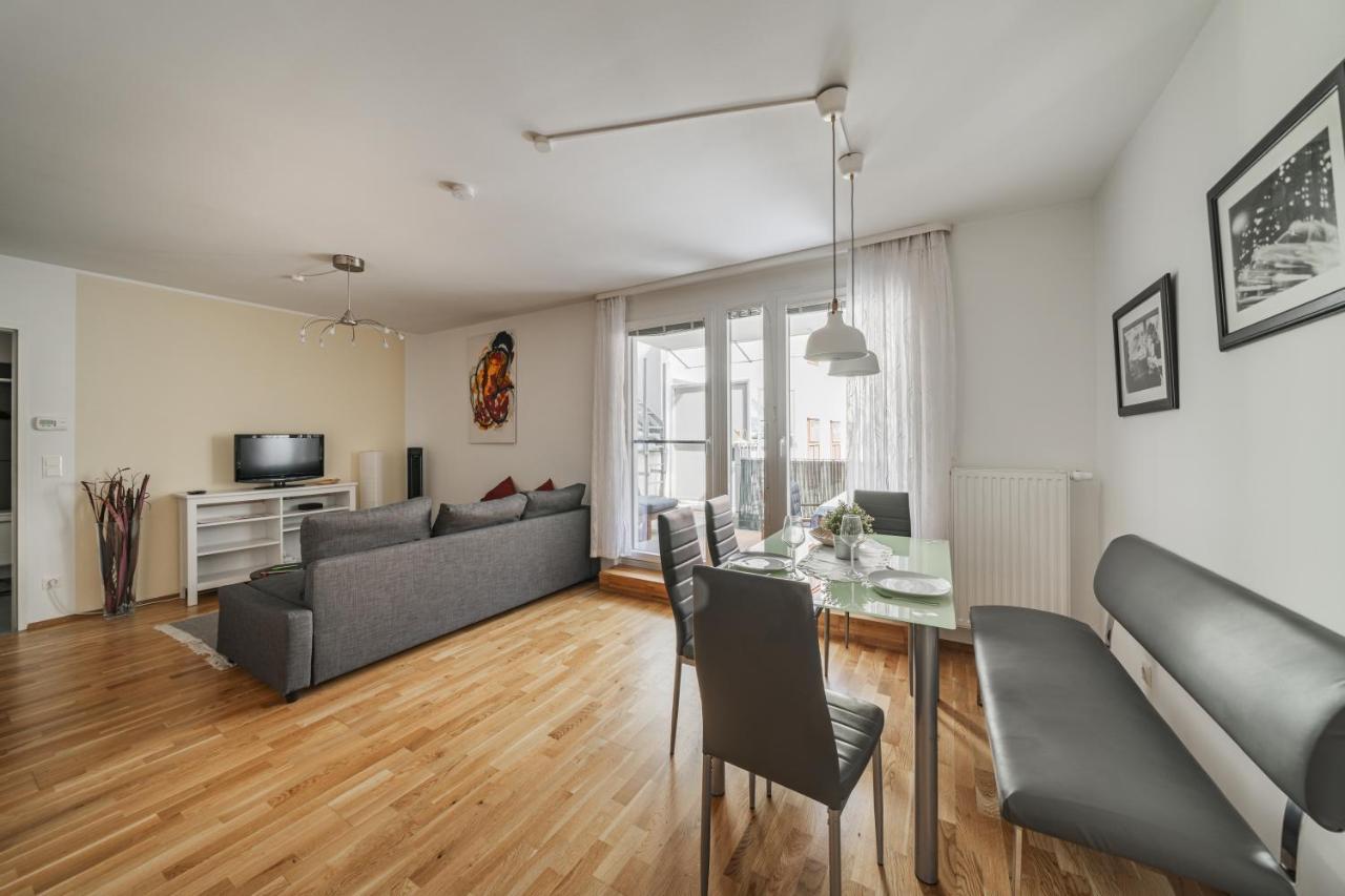 17 C&J'S Apartment Виена Екстериор снимка