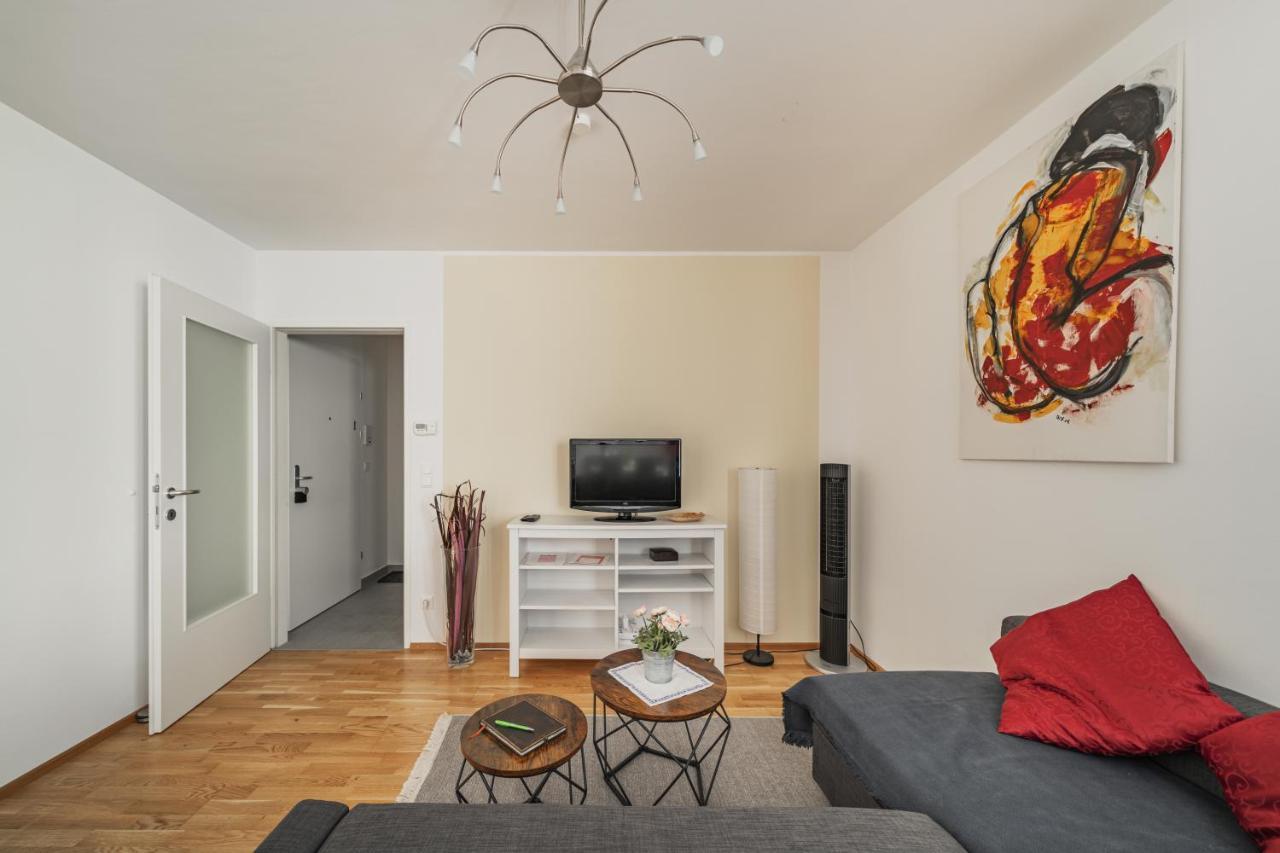 17 C&J'S Apartment Виена Екстериор снимка